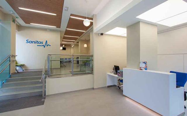 Centro Médico Riazor en La Coruña - entrada